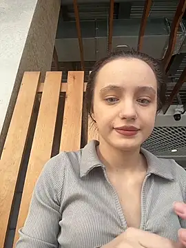 MiaTee online show from 02-12-26, 04:12