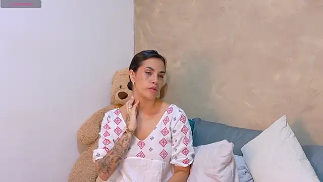 Snapshot of AndiVasquez chatting on 02-17-26, 12:13 AndiVasquez online show from 02-17-26, 12:13