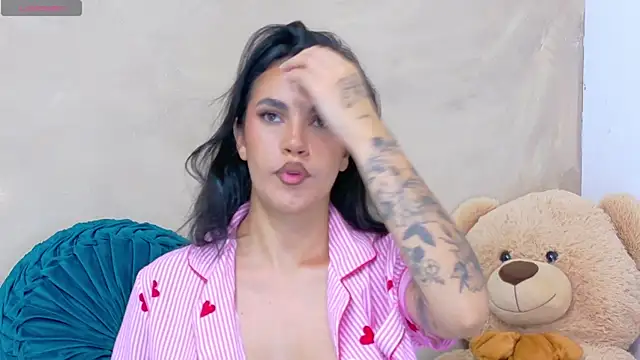 AndiVasquez online show from 05-26-26, 10:24
