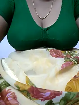 Snapshot of sindhu26 chatting on 07-27-26, 03:35 sindhu26 online show from 07-27-26, 03:35