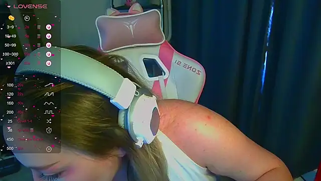 Emiliaaah online show from 02-26-26, 07:41