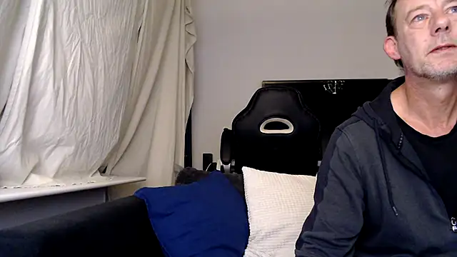 Snapshot of Sexy_Ass_Mike chatting on 02-15-26, 12:33 Sexy Ass Mike online show from 02-15-26, 12:33