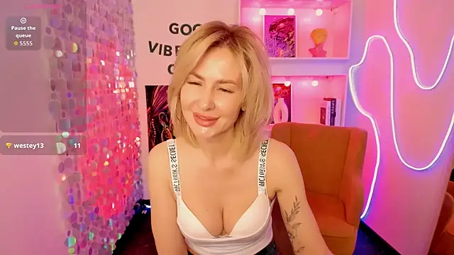 Snapshot of Madam__Isabella chatting on 05-10-26, 06:39 Madam Isabella online show from 05-10-26, 06:39