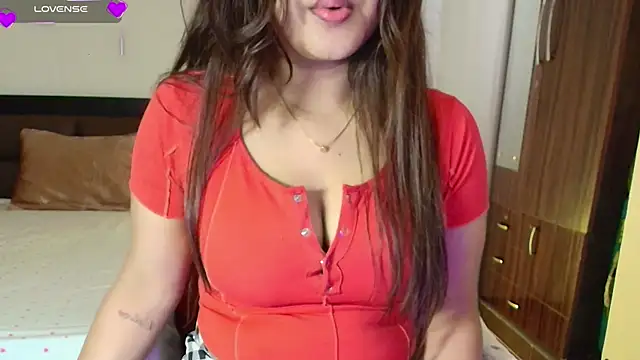 Snapshot of Yara-143 chatting on 02-25-26, 06:46 Yara-143 online show from 02-25-26, 06:46