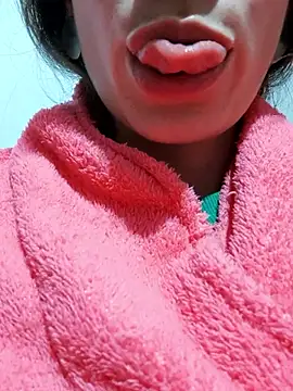 Snapshot of sukinira chatting on 05-26-26, 02:09 sukinira online show from 05-26-26, 02:09