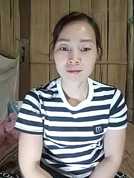 Snapshot of Weygt_thest chatting on 06-12-26, 01:31 Weygt thest online show from 06-12-26, 01:31