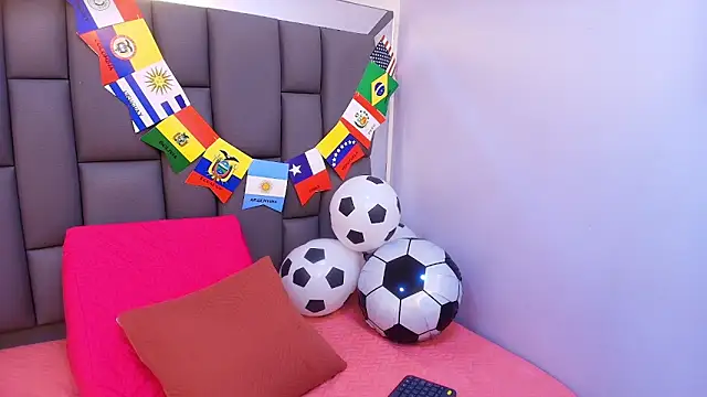melany roberts  online show from 06-20-26, 03:22