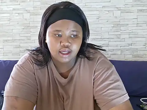 Snapshot of BustyBmw chatting on 02-10-26, 09:41 BustyBmw online show from 02-10-26, 09:41