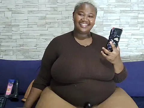 Snapshot of BustyBmw chatting on 02-02-26, 06:29 BustyBmw online show from 02-02-26, 06:29