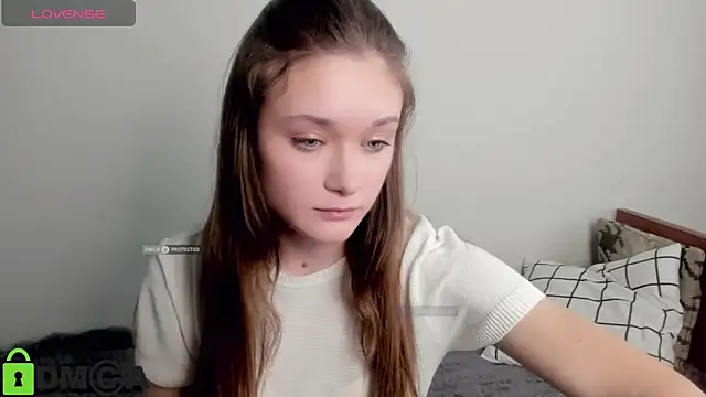 Snapshot of Elina_X chatting on 05-18-26, 01:05 Elina X online show from 05-18-26, 01:05