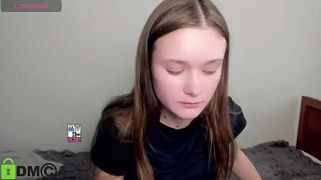 Snapshot of Elina_X chatting on 06-01-26, 02:06 Elina X online show from 06-01-26, 02:06