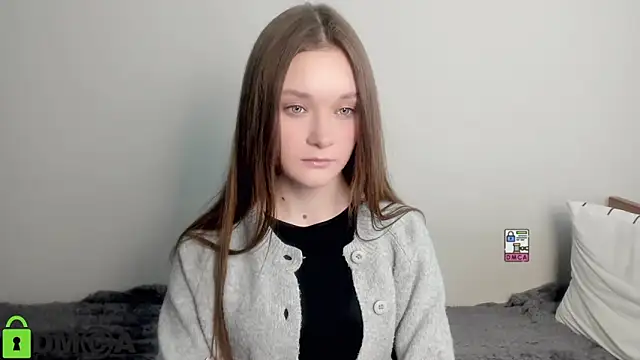 Snapshot of Elina_X chatting on 05-15-26, 01:42 Elina X online show from 05-15-26, 01:42