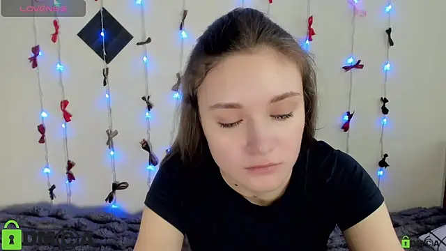 Snapshot of Elina_X chatting on 06-08-26, 02:50 Elina X online show from 06-08-26, 02:50