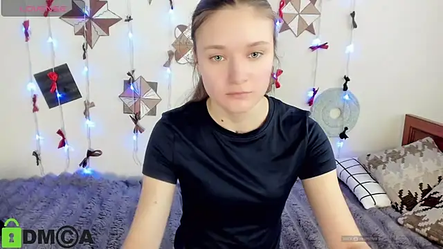 Snapshot of Elina_X chatting on 06-13-26, 01:31 Elina X online show from 06-13-26, 01:31