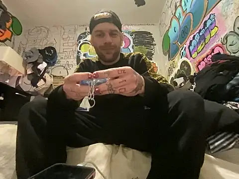 Snapshot of gothboiplzty chatting on 05-02-26, 08:08 gothboiplzty online show from 05-02-26, 08:08