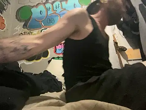 Snapshot of gothboiplzty chatting on 05-19-26, 07:15 gothboiplzty online show from 05-19-26, 07:15