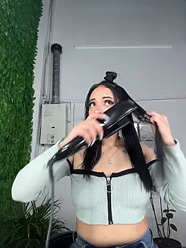 cristal  violetaa online show from 02-11-26, 03:28