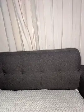 cristal  violetaa online show from 02-12-26, 04:12