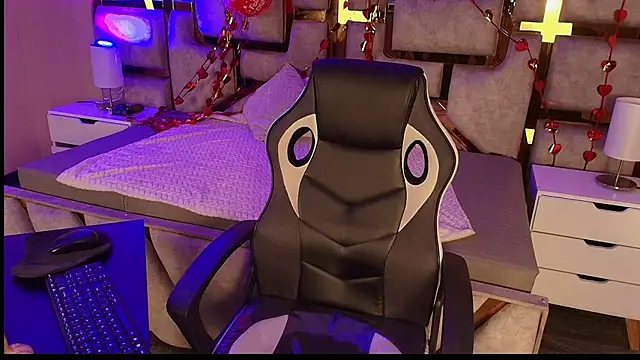 cristal  violetaa online show from 02-21-26, 04:25