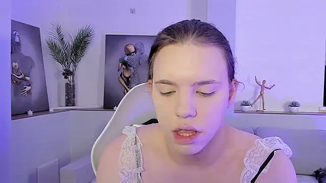 Snapshot of Madison_dolly chatting on 02-10-26, 02:10 Madison dolly online show from 02-10-26, 02:10