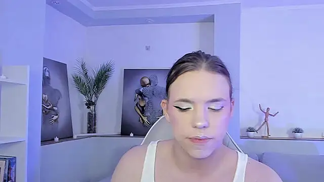 Snapshot of Madison_dolly chatting on 02-13-26, 02:11 Madison dolly online show from 02-13-26, 02:11