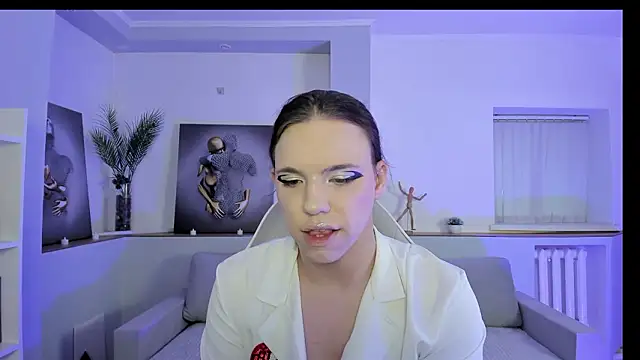 Snapshot of Madison_dolly chatting on 02-16-26, 02:10 Madison dolly online show from 02-16-26, 02:10