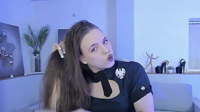 Snapshot of Madison_dolly chatting on 02-07-26, 02:08 Madison dolly online show from 02-07-26, 02:08