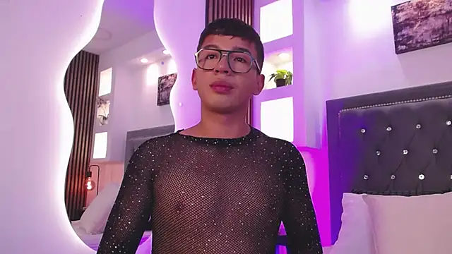 Snapshot of Fancy_Vixen chatting on 02-20-26, 03:36 Fancy Vixen online show from 02-20-26, 03:36