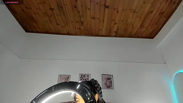 luna velveth online show from 04-16-26, 10:38