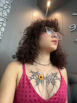 Snapshot of luci_butterfly chatting on 02-04-26, 08:26 luci butterfly online show from 02-04-26, 08:26