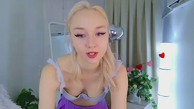 Audrey Kiss online show from 02-12-26, 07:08