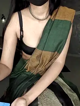 Snapshot of hey_sirri chatting on 03-05-26, 09:00 hey sirri online show from 03-05-26, 09:00