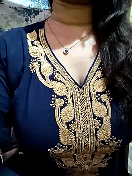 Snapshot of PARI51 chatting on 02-28-26, 08:41 PARI51 online show from 02-28-26, 08:41