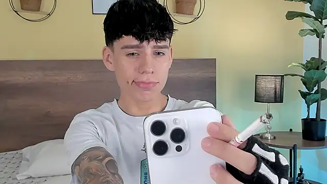 Snapshot of Angel_eros_ chatting on 02-17-26, 04:54 Angel eros online show from 02-17-26, 04:54