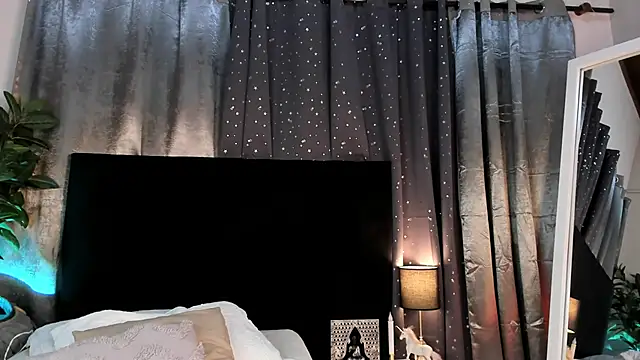 Snapshot of Angel_eros_ chatting on 02-14-26, 06:46 Angel eros online show from 02-14-26, 06:46