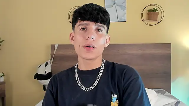 Snapshot of Angel_eros_ chatting on 02-14-26, 09:59 Angel eros online show from 02-14-26, 09:59