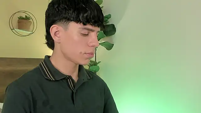 Snapshot of Angel_eros_ chatting on 02-20-26, 06:26 Angel eros online show from 02-20-26, 06:26