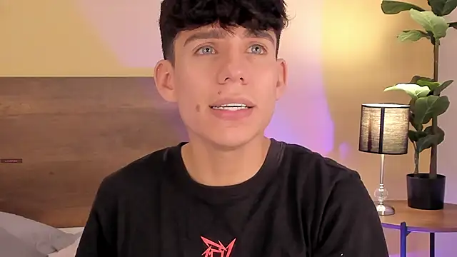 Snapshot of Angel_eros_ chatting on 02-01-26, 08:29 Angel eros online show from 02-01-26, 08:29