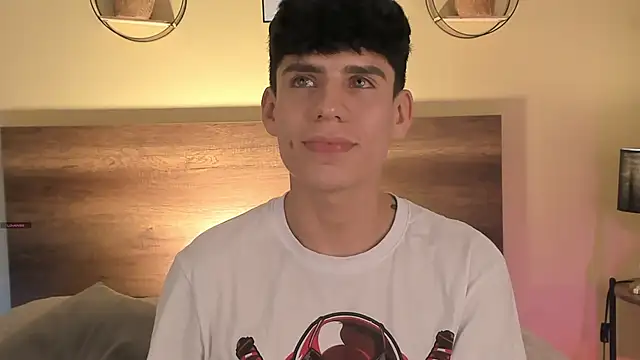 Snapshot of Angel_eros_ chatting on 02-06-26, 05:25 Angel eros online show from 02-06-26, 05:25