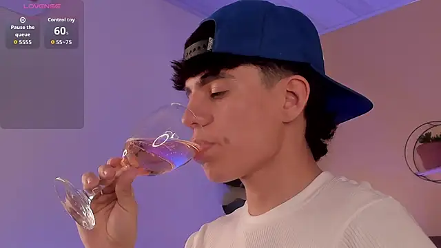 Snapshot of Angel_eros_ chatting on 02-21-26, 08:22 Angel eros online show from 02-21-26, 08:22