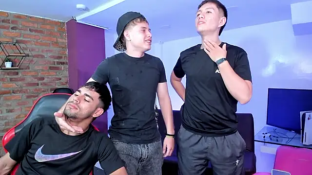 Snapshot of Bad_Boys777 chatting on 02-27-26, 09:47 Bad Boys777 online show from 02-27-26, 09:47