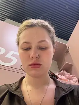 AsynaYuuki online show from 02-22-26, 06:53