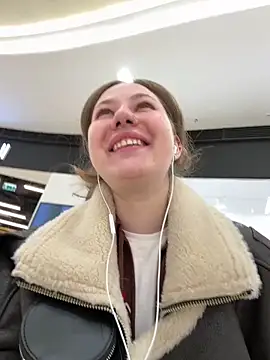 Snapshot of AsynaYuuki chatting on 03-06-26, 10:43 AsynaYuuki online show from 03-06-26, 10:43