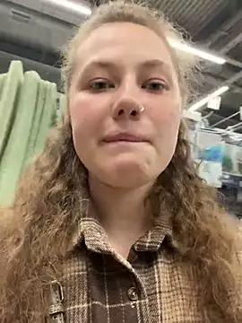 AsynaYuuki online show from 03-01-26, 04:18