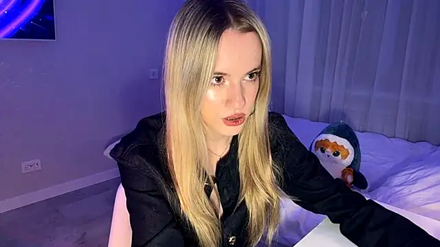 Between Eeys online show from 03-22-26, 04:19