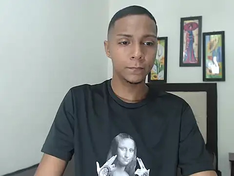 Snapshot of hotboyluxe chatting on 02-17-26, 03:26 hotboyluxe online show from 02-17-26, 03:26