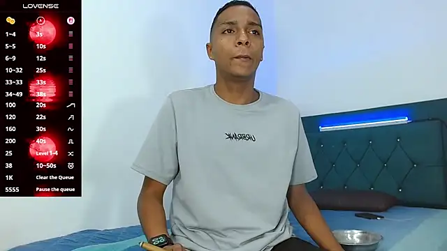 hotboyluxe online show from 06-10-26, 05:41
