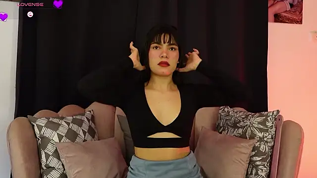 dakotacollins  online show from 02-02-26, 09:14