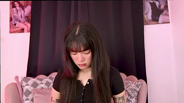 Snapshot of dakotacollins_ chatting on 05-18-26, 01:28 dakotacollins online show from 05-18-26, 01:28