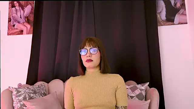 dakotacollins  online show from 06-25-26, 04:43